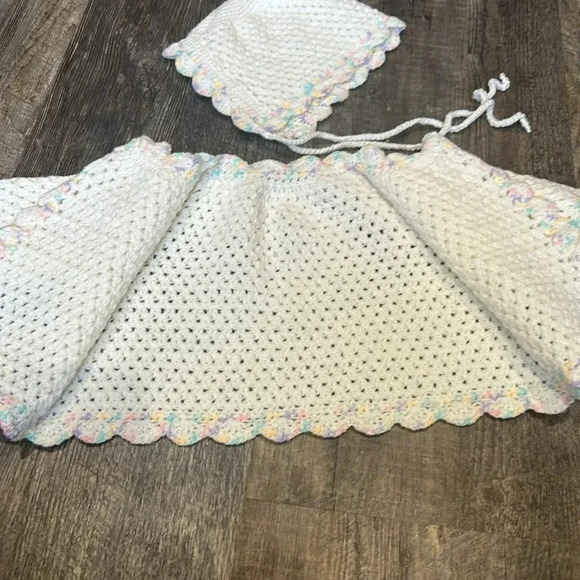 Crochet baby sweater and hat - Picture 2 of 7